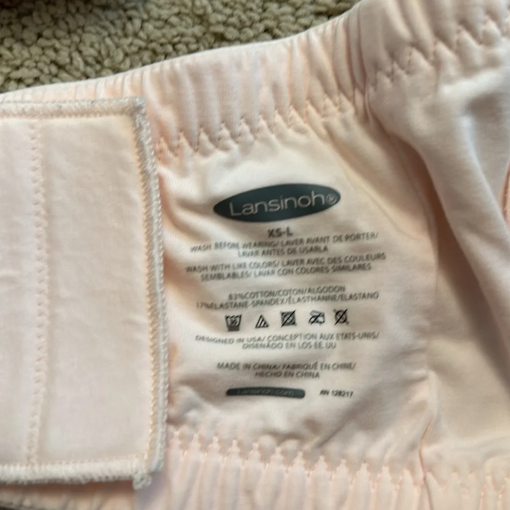 Lansinoh xs-l adjustable pumping bra. - Picture 3 of 5